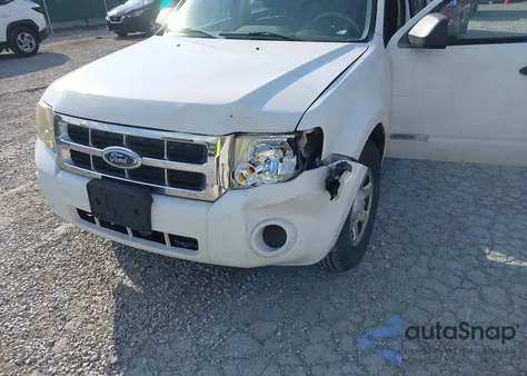 2008 Ford Escape Xls/Xls Manual z USA, uszkodzony, nr VIN 1FMCU02Z48KD64995